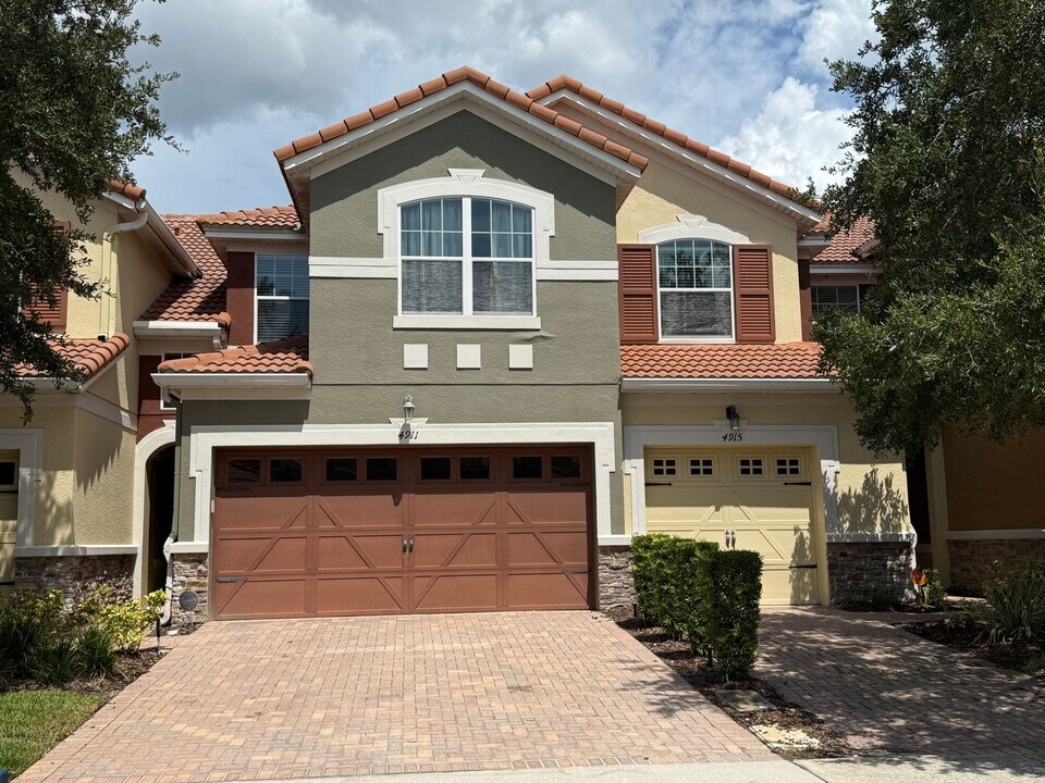 4911 Matteo Trail in Orlando, FL - Foto de edificio