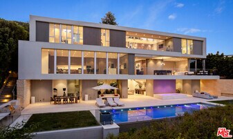 1638 Casale Rd in Los Angeles, CA - Building Photo