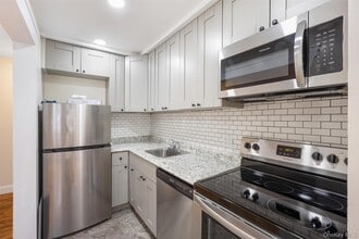 34 Manor Dr in Cornwall, NY - Building Photo - Building Photo