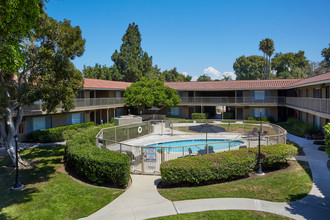 Camino Pueblo and El Rancho Apartment Homes in Placentia, CA - Building Photo - Building Photo