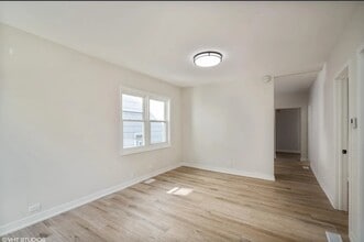 5031 N Meade Ave in Chicago, IL - Building Photo - Building Photo