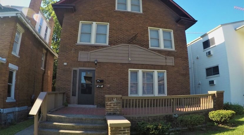 51 E 17th Ave in Columbus, OH - Building Photo