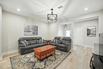12073 Calvesta St in Jacksonville, FL - Building Photo - Building Photo