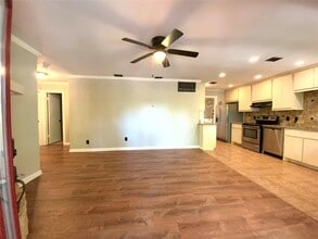 2807 Edgewater Dr in Austin, TX - Building Photo - Building Photo