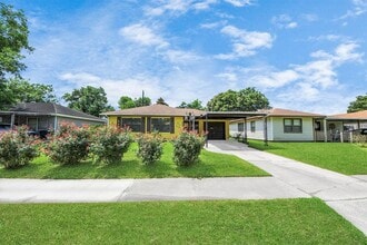 2404 Grape Ln in Pasadena, TX - Building Photo - Building Photo