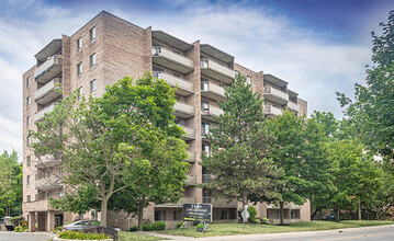 Brittany Towers in London, ON - Building Photo - Building Photo