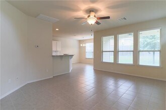 121 Palestine Cove in Hutto, TX - Building Photo - Building Photo