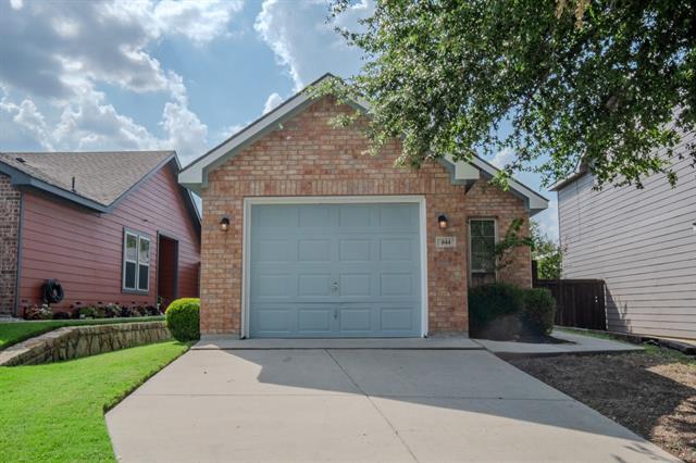 844 Village Point Ln in Fort Worth, TX - Building Photo - Building Photo