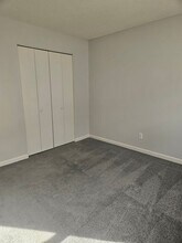 415 Green Valley Dr in Mount Vernon, IN - Building Photo - Building Photo