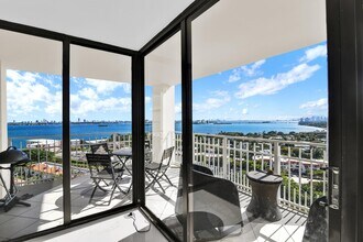 1000 NE Quayside Terrace in Miami, FL - Building Photo - Building Photo