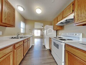 9865 Whispering Pine Dr in Tipp City, OH - Building Photo - Building Photo