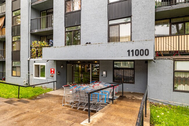 11000 Gervais Av in Montréal, QC - Building Photo - Building Photo