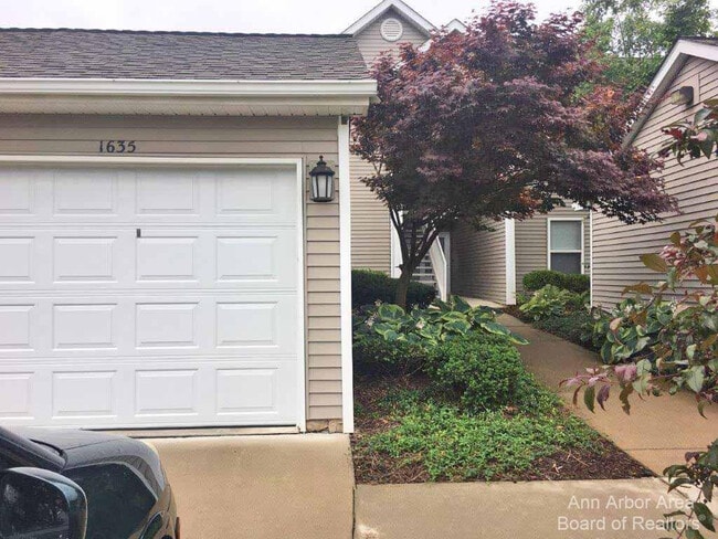 1635 Weatherstone Dr in Ann Arbor, MI - Building Photo - Building Photo