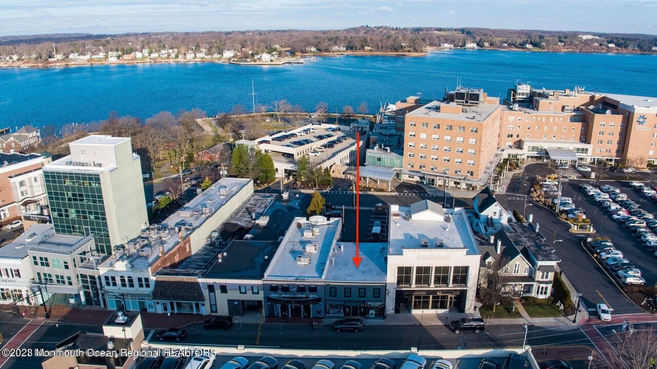 37 E Front St in Red Bank, NJ - Building Photo