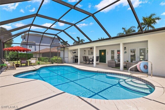 property at 482 Tradewinds Ave