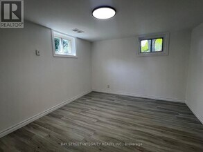 1 Bauty Pl in Toronto, ON - Building Photo - Building Photo