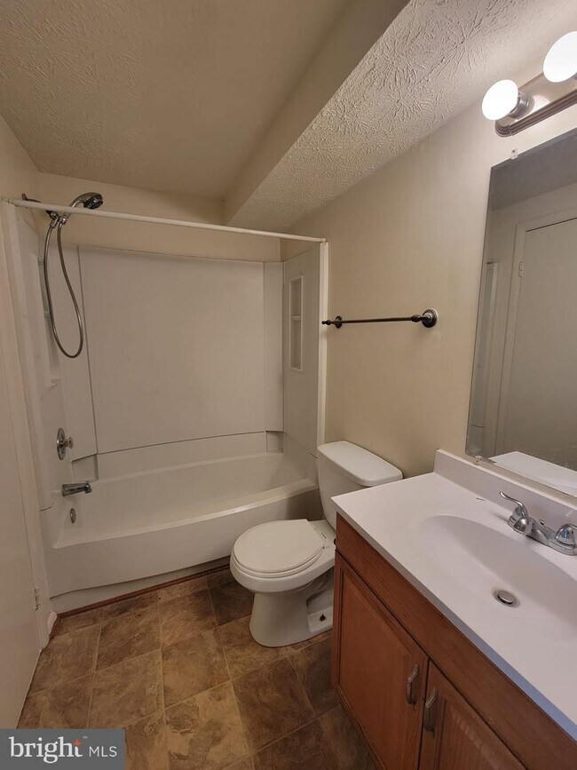 4400 Groombridge Way-Unit -29/ F in Alexandria, VA - Building Photo - Building Photo