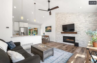 6604 S Dahlia Cir in Centennial, CO - Building Photo - Building Photo