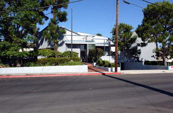 501 Center Street in El Segundo, CA - Foto de edificio - Building Photo