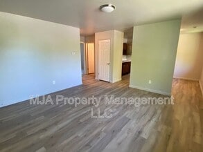 2523 S Lakecrest Dr in West Valley City, UT - Building Photo - Building Photo