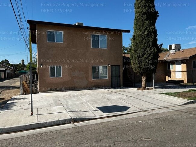 1115 9th St in Bakersfield, CA - Building Photo - Building Photo