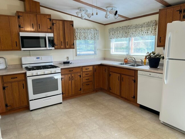 14551 OH-93 in Logan, OH - Building Photo - Building Photo