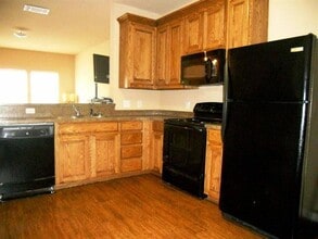 2420 W Prairie St in Denton, TX - Building Photo - Building Photo