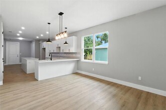 7002 N 19th St in Tampa, FL - Building Photo - Building Photo