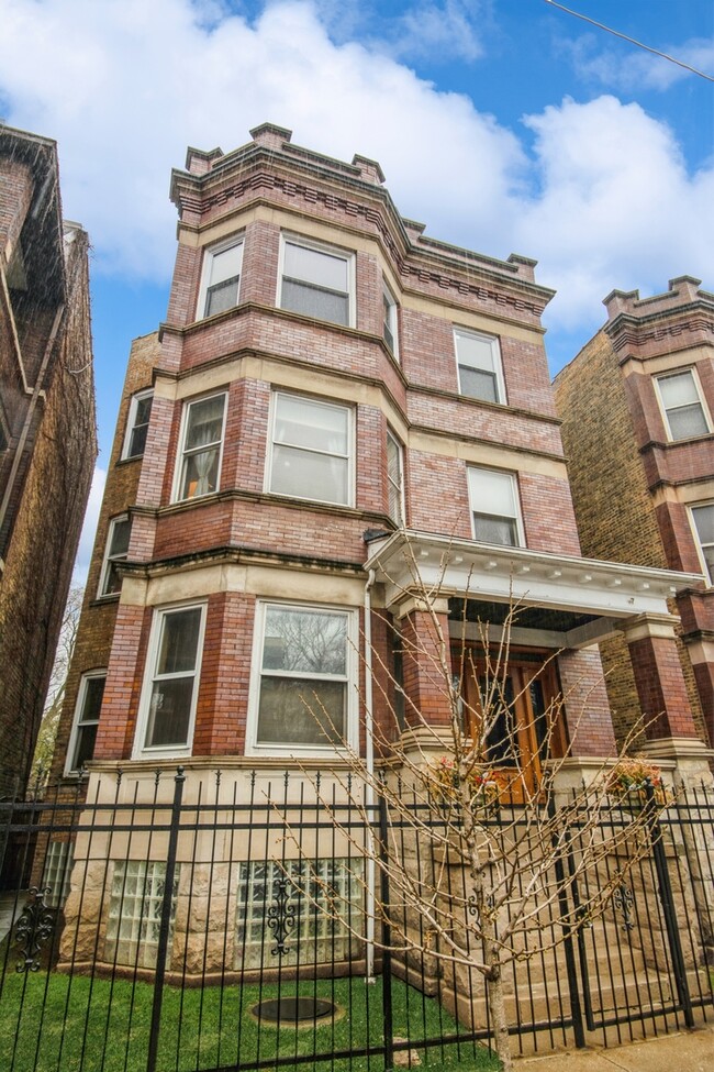 property at 4118 N Ashland Ave