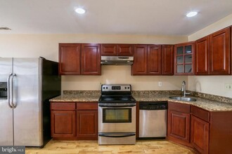 1002 S 20th St in Philadelphia, PA - Building Photo - Building Photo