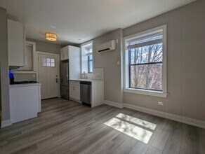 3937 N Janssen Ave, Unit 3 in Chicago, IL - Foto de edificio - Building Photo