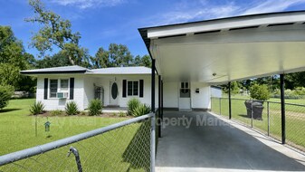116 Marie St in Breaux Bridge, LA - Building Photo