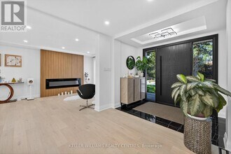 1 Rosegarden Crescent in Richmond Hill, ON - Building Photo - Building Photo