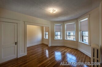 1160 Commonwealth Ave in Boston, MA - Building Photo - Building Photo