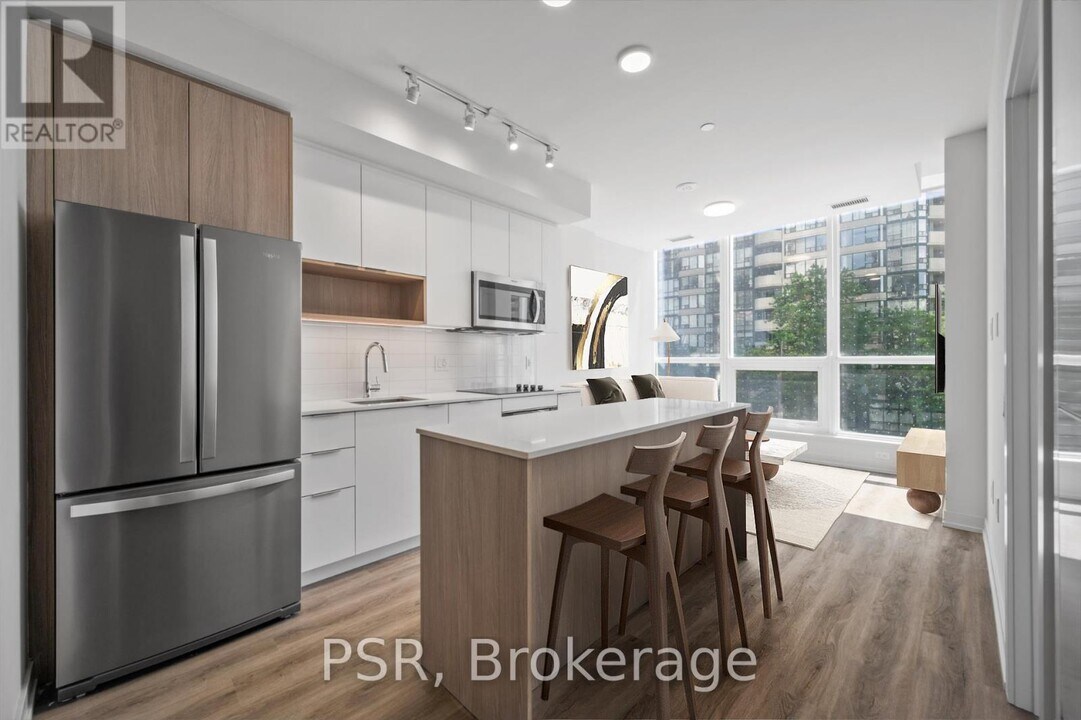 4235 Confederation Pkwy in Mississauga, ON - Building Photo