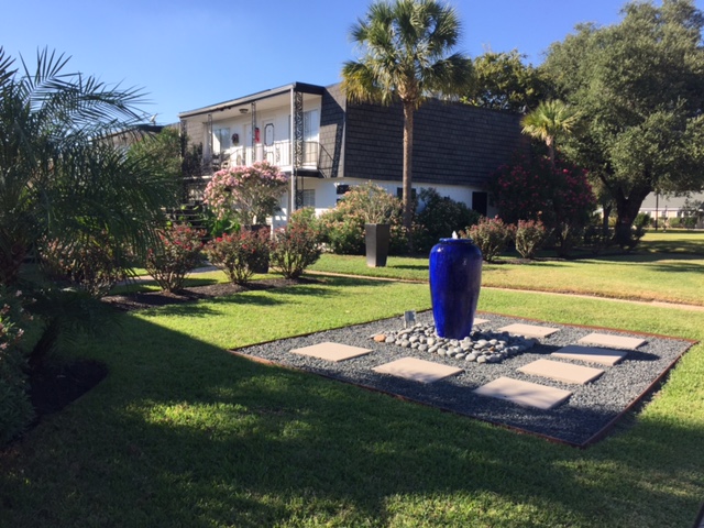 Inverness Baytown in Baytown, TX - Building Photo