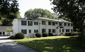 529 Maine Ave in Farmingdale, ME - Building Photo