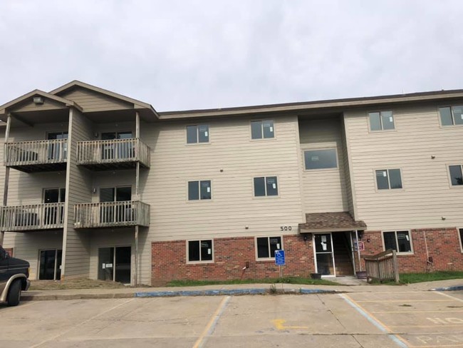 Walnut Creek Apartments in Newton, IA - Foto de edificio - Building Photo