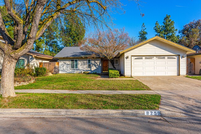 8250 N Calaveras St in Fresno, CA - Building Photo - Building Photo