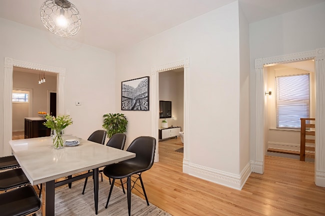 2176 N Maplewood Ave in Chicago, IL - Foto de edificio - Building Photo