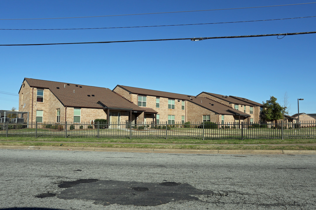 Hope Village in Portsmouth, VA - Foto de edificio