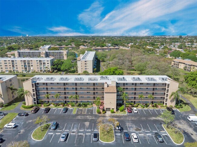 7730 NW 50th St in Lauderhill, FL - Building Photo - Building Photo