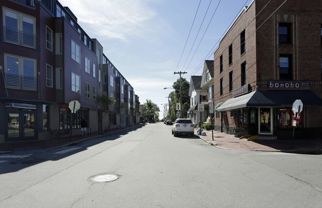 West End Place in Portland, ME - Foto de edificio - Building Photo