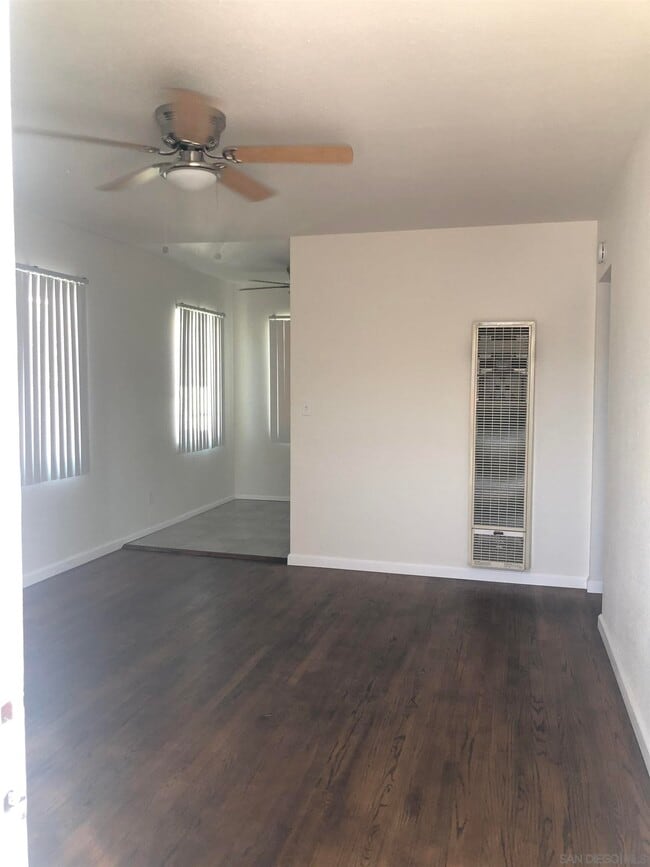 property at 558 E Lexington Ave