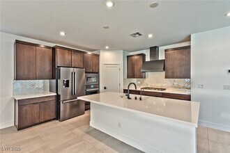 226 Pancho Via Dr in Henderson, NV - Building Photo - Building Photo