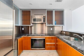 520 West Ave, Unit 604 in Miami Beach, FL - Foto de edificio - Building Photo