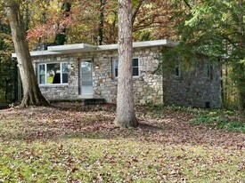 340 Twin County Rd in Morgantown, PA - Building Photo