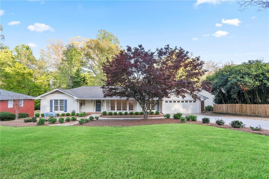 4555 Runnemede Rd NW in Atlanta, GA - Building Photo