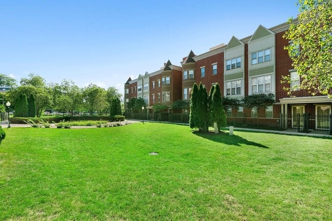 720 W Eastman St in Chicago, IL - Building Photo - Building Photo