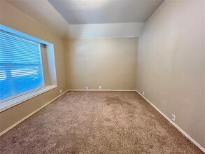 3804 Luck Hole Dr in Denton, TX - Building Photo - Building Photo